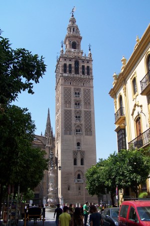 ”La Giralda” Hauptturm der Kathedrale von Sevilla Spanien